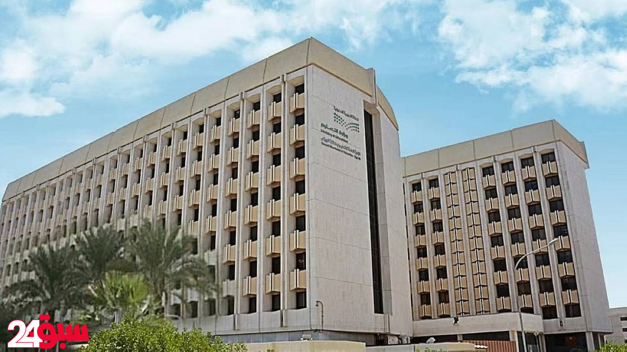 تعليم الرياض احتفاءً بيوم المعلم يطلق حزمة برامج لتطوير الكفاءات التعليمية